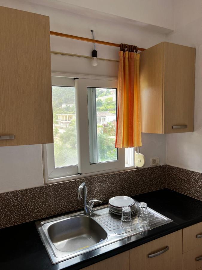 Ilias Family Rooms Himare Exterior photo