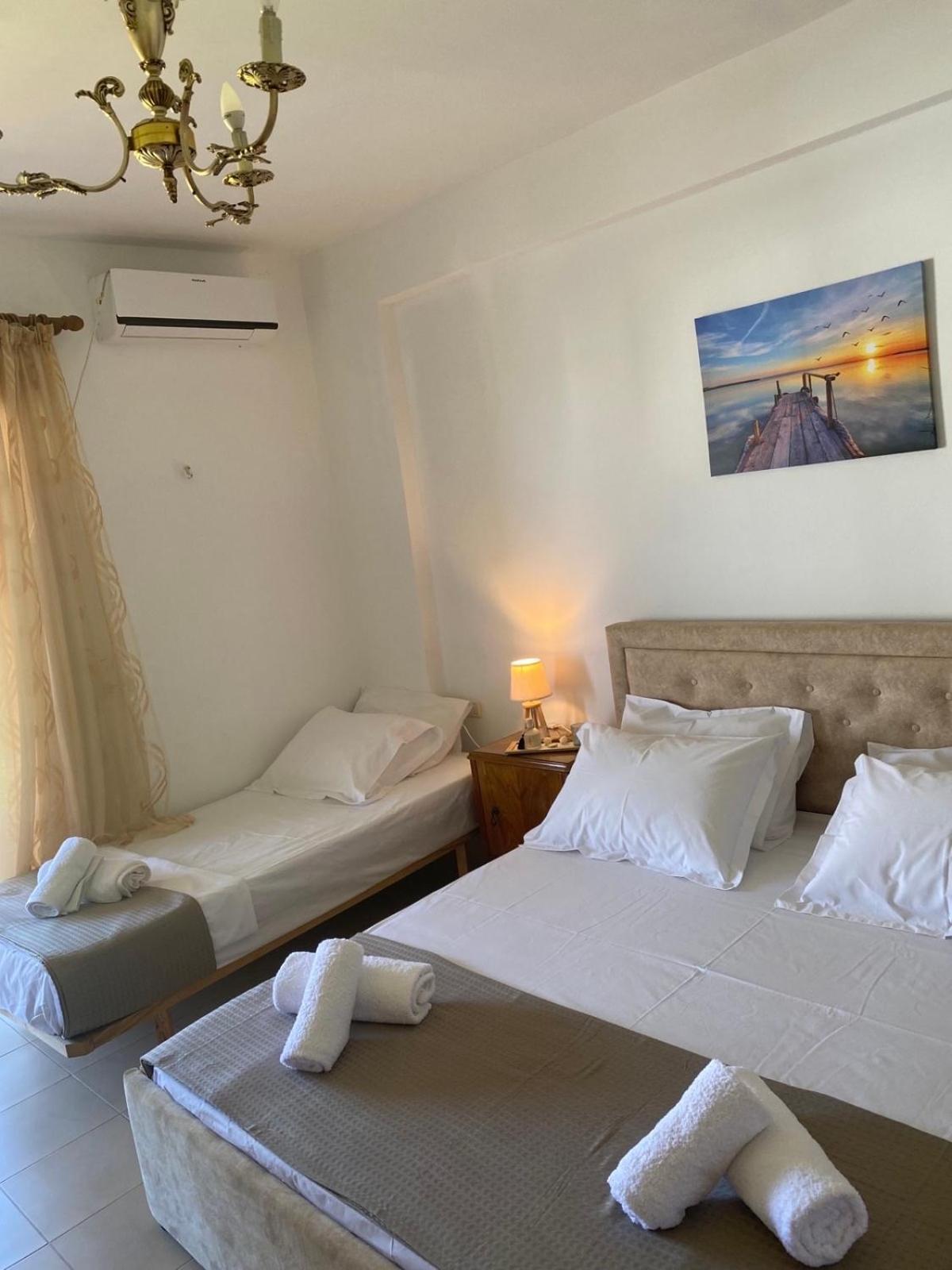Ilias Family Rooms Himare Exterior photo